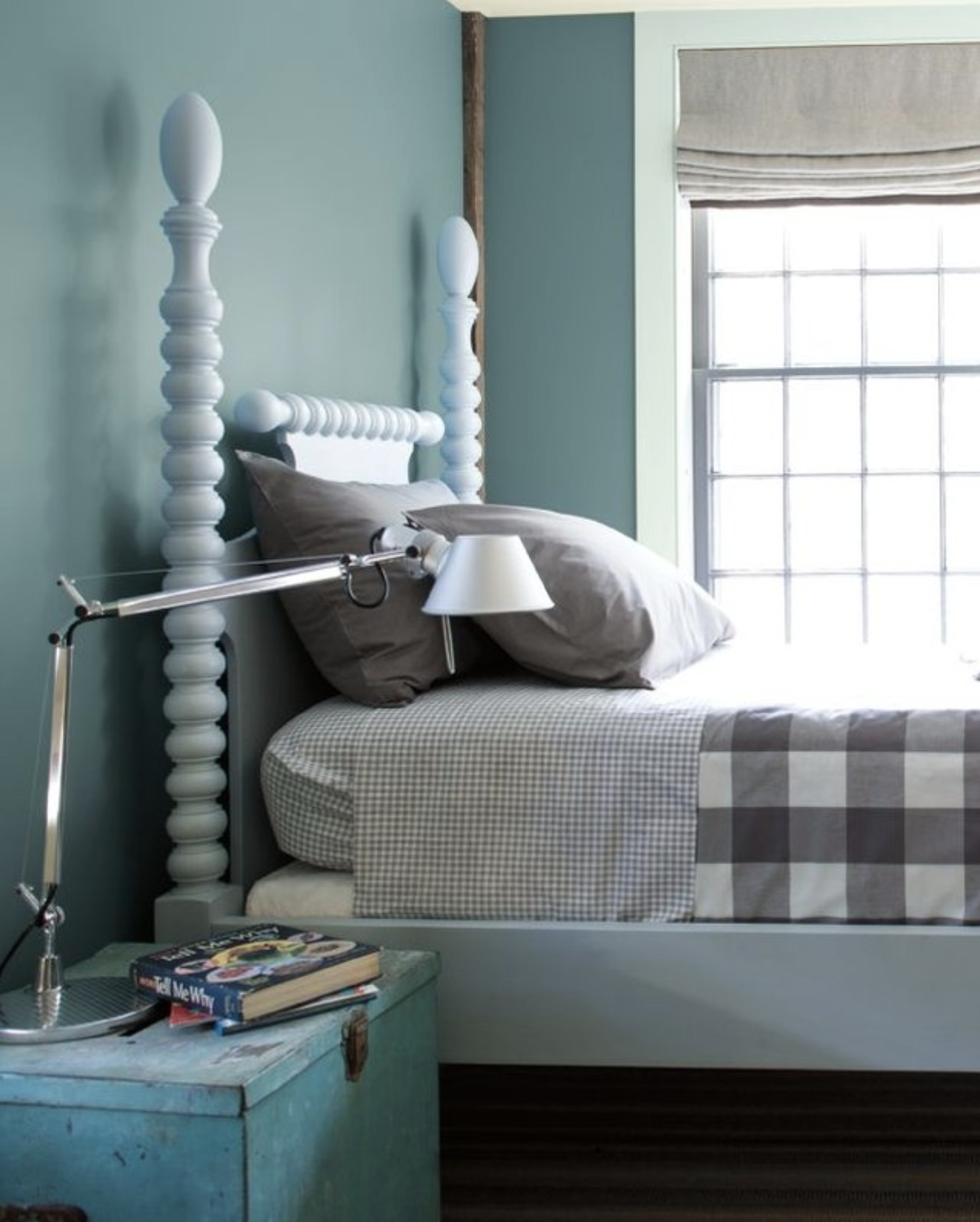 IMAGE: via @benjaminmoore feat. paint color ‘Whythe Blue‘ from Benjamin Moore