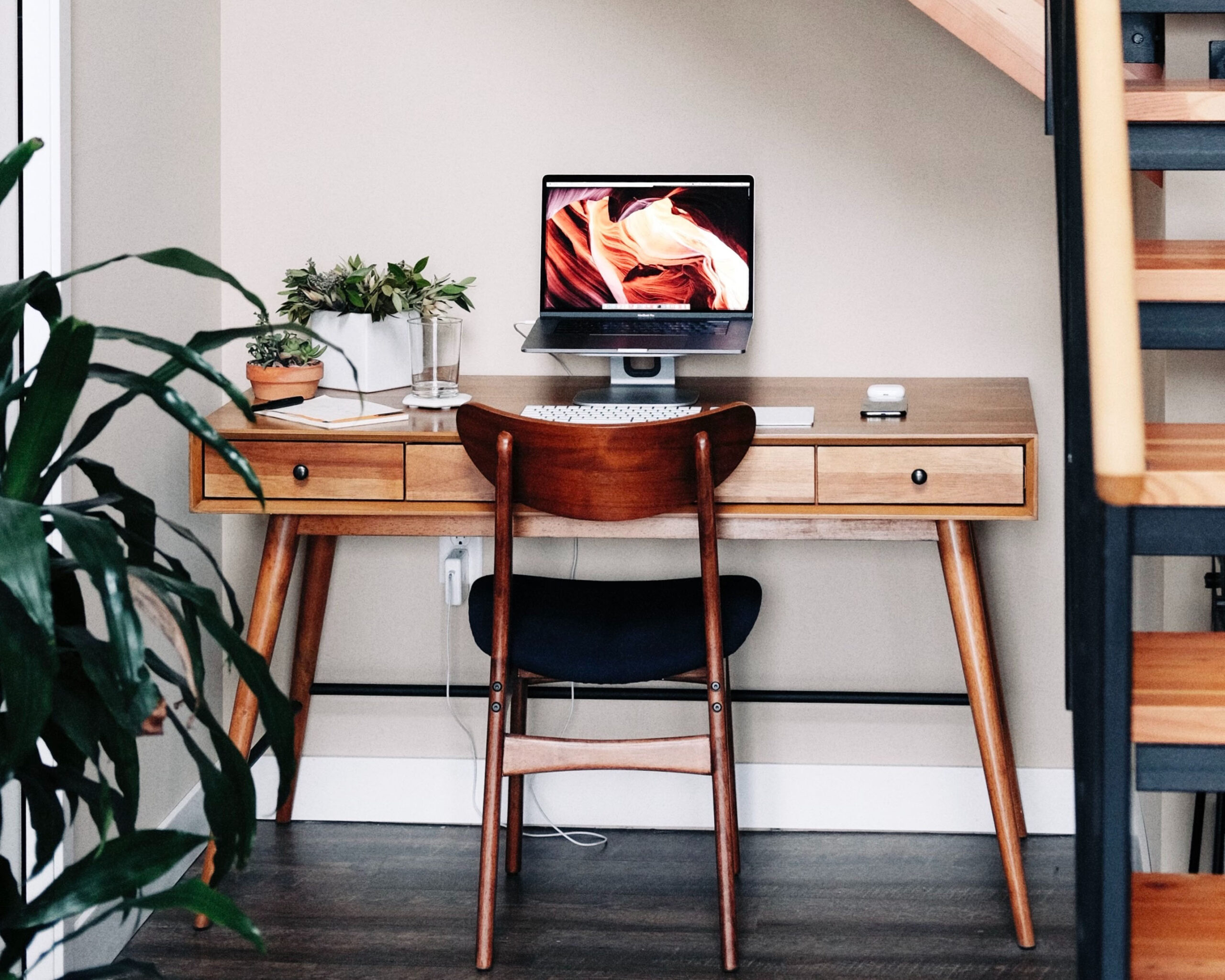 10 Stylish Mid Century Modern Desk Chair Options With No Wheels   Mid Century Desk Chair Without Wheels Pd 1 Scaled 